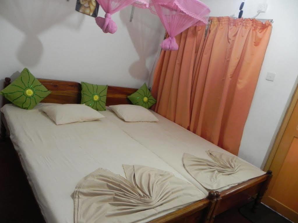 Rock Cascade Tourist Home & Cookery School Polonnaruwa Exterior foto