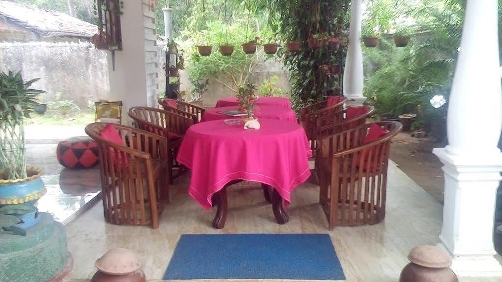 Rock Cascade Tourist Home & Cookery School Polonnaruwa Exterior foto